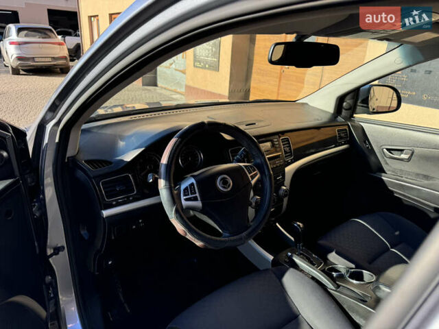 Серый Cанг Йонг Корандо, объемом двигателя 2 л и пробегом 163 тыс. км за 8000 $, фото 15 на Automoto.ua