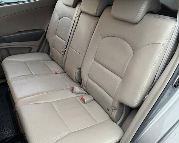 Сірий Cанг Йонг Korando, об'ємом двигуна 2 л та пробігом 133 тис. км за 9900 $, фото 15 на Automoto.ua