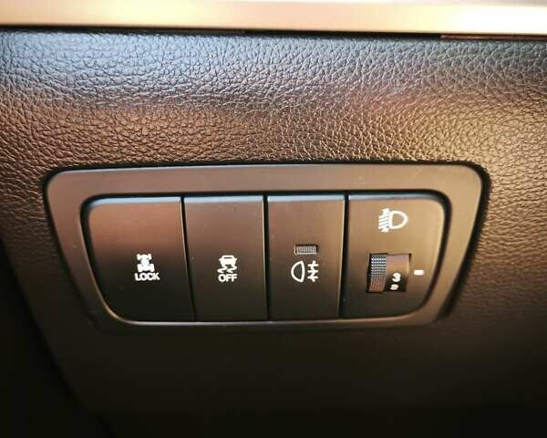 Сірий Cанг Йонг Korando, об'ємом двигуна 2 л та пробігом 165 тис. км за 10000 $, фото 3 на Automoto.ua