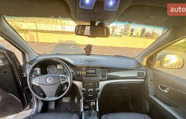 Серый Cанг Йонг Корандо, объемом двигателя 2 л и пробегом 134 тыс. км за 8999 $, фото 11 на Automoto.ua