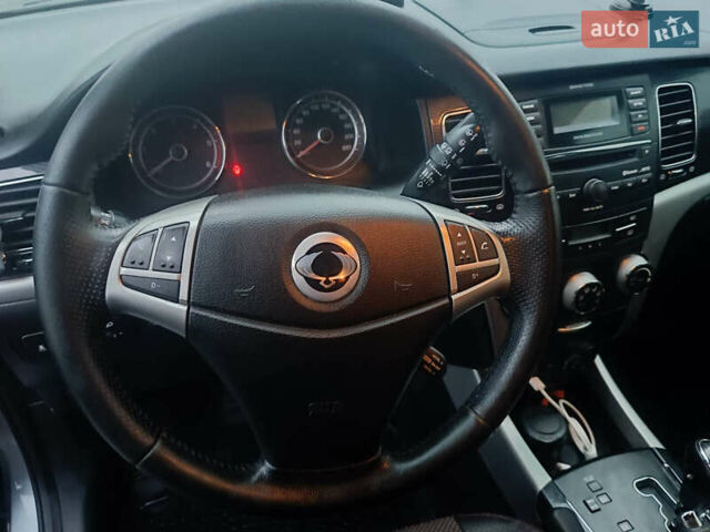 Серый Cанг Йонг Корандо, объемом двигателя 2 л и пробегом 144 тыс. км за 8000 $, фото 13 на Automoto.ua