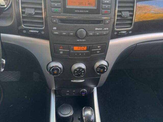 Серый Cанг Йонг Корандо, объемом двигателя 2 л и пробегом 134 тыс. км за 8900 $, фото 16 на Automoto.ua