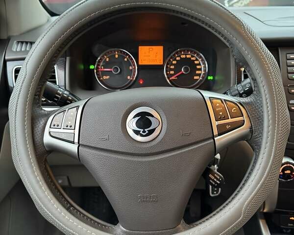 Сірий Cанг Йонг Korando, об'ємом двигуна 2 л та пробігом 133 тис. км за 9900 $, фото 17 на Automoto.ua