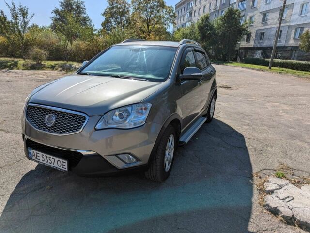 Сірий Cанг Йонг Korando, об'ємом двигуна 2 л та пробігом 158 тис. км за 11000 $, фото 2 на Automoto.ua
