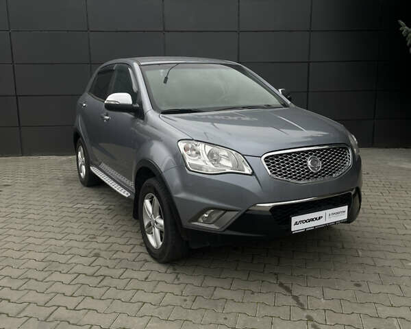 Серый Cанг Йонг Корандо, объемом двигателя 2 л и пробегом 182 тыс. км за 7900 $, фото 2 на Automoto.ua