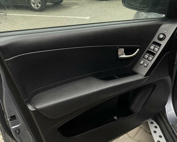 Серый Cанг Йонг Корандо, объемом двигателя 2 л и пробегом 182 тыс. км за 7900 $, фото 6 на Automoto.ua