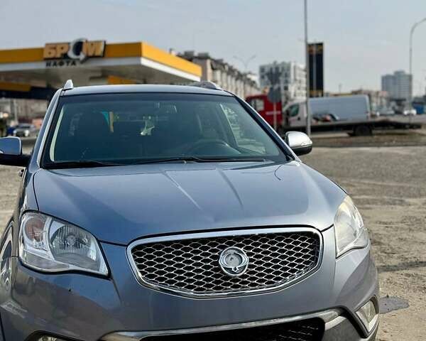 Серый Cанг Йонг Корандо, объемом двигателя 2 л и пробегом 162 тыс. км за 9000 $, фото 8 на Automoto.ua