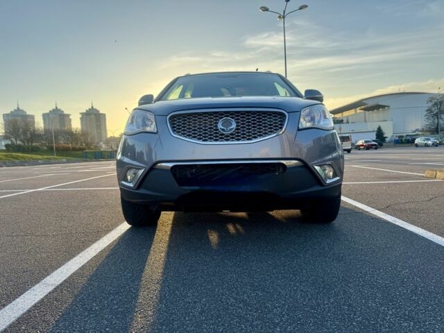 Серый Cанг Йонг Корандо, объемом двигателя 2 л и пробегом 134 тыс. км за 9600 $, фото 4 на Automoto.ua