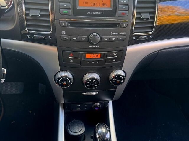 Серый Cанг Йонг Корандо, объемом двигателя 2 л и пробегом 134 тыс. км за 8999 $, фото 8 на Automoto.ua