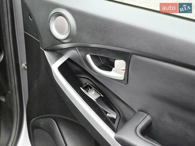 Серый Cанг Йонг Корандо, объемом двигателя 2 л и пробегом 99 тыс. км за 9500 $, фото 38 на Automoto.ua