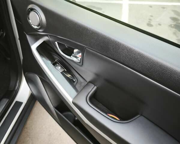 Серый Cанг Йонг Корандо, объемом двигателя 2 л и пробегом 149 тыс. км за 9300 $, фото 19 на Automoto.ua