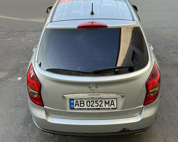 Сірий Cанг Йонг Korando, об'ємом двигуна 2 л та пробігом 150 тис. км за 9300 $, фото 5 на Automoto.ua