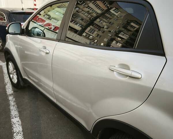 Серый Cанг Йонг Корандо, объемом двигателя 2 л и пробегом 149 тыс. км за 9300 $, фото 7 на Automoto.ua