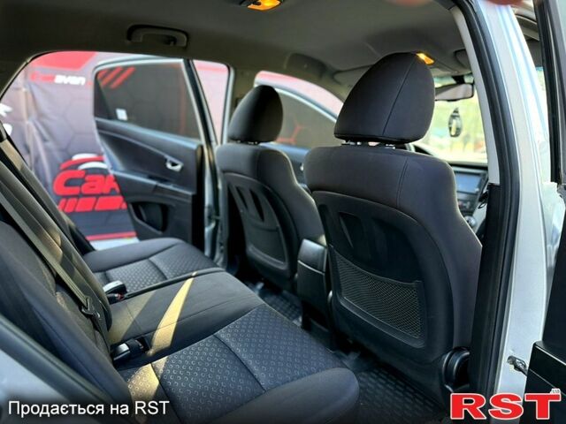 Cанг Йонг Korando 2013 у Дніпро (Дніпропетровську) на Automoto.ua Сірий Cанг Йонг Korando, об'ємом двигуна 2 л та пробігом 77 тис. км за 8999 $, фото 12 на Automoto.ua