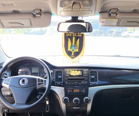 Серый Cанг Йонг Корандо, объемом двигателя 2 л и пробегом 146 тыс. км за 10000 $, фото 6 на Automoto.ua