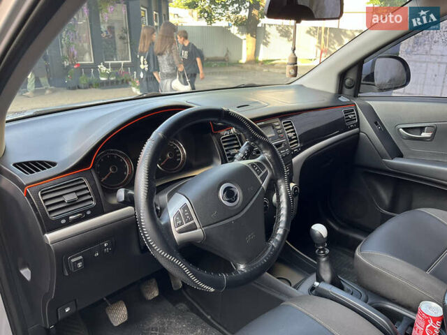 Сірий Cанг Йонг Korando, об'ємом двигуна 2 л та пробігом 150 тис. км за 9300 $, фото 15 на Automoto.ua