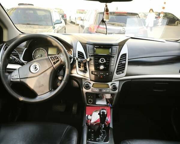 Серый Cанг Йонг Корандо, объемом двигателя 2 л и пробегом 149 тыс. км за 9300 $, фото 13 на Automoto.ua