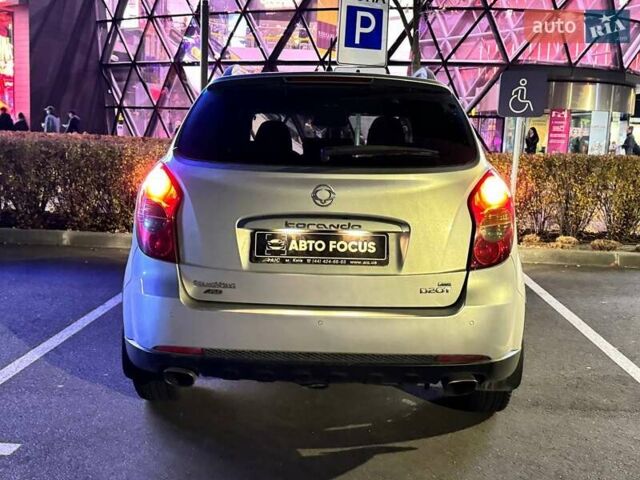 Серый Cанг Йонг Корандо, объемом двигателя 2 л и пробегом 152 тыс. км за 10990 $, фото 6 на Automoto.ua