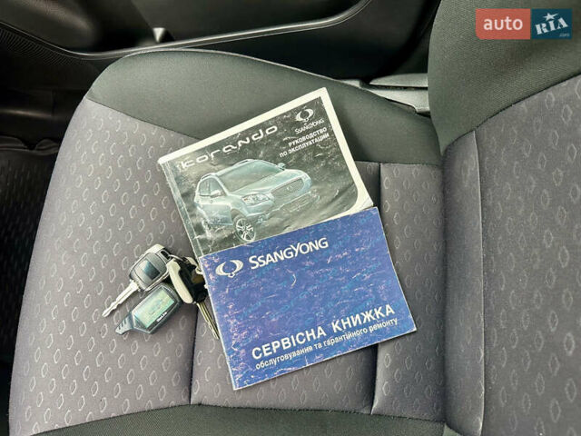 Серый Cанг Йонг Корандо, объемом двигателя 2 л и пробегом 147 тыс. км за 8350 $, фото 16 на Automoto.ua