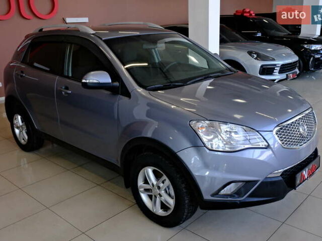 Сірий Cанг Йонг Korando, об'ємом двигуна 2 л та пробігом 161 тис. км за 6900 $, фото 5 на Automoto.ua