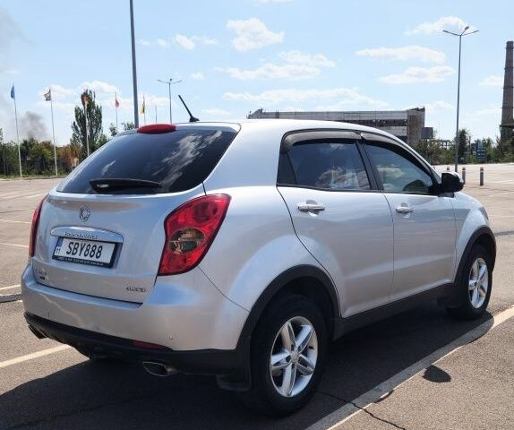 Сірий Cанг Йонг Korando, об'ємом двигуна 2 л та пробігом 146 тис. км за 10000 $, фото 3 на Automoto.ua