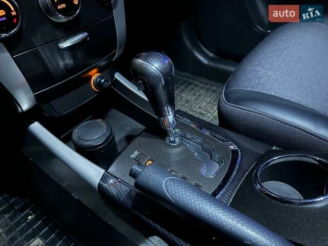 Серый Cанг Йонг Корандо, объемом двигателя 2 л и пробегом 152 тыс. км за 10990 $, фото 20 на Automoto.ua