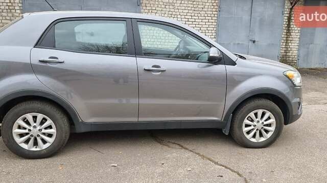 Сірий Cанг Йонг Korando, об'ємом двигуна 2 л та пробігом 99 тис. км за 9283 $, фото 3 на Automoto.ua