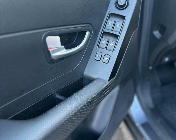 Серый Cанг Йонг Корандо, объемом двигателя 2 л и пробегом 147 тыс. км за 8350 $, фото 8 на Automoto.ua