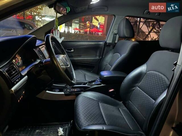 Серый Cанг Йонг Корандо, объемом двигателя 2 л и пробегом 152 тыс. км за 10990 $, фото 8 на Automoto.ua