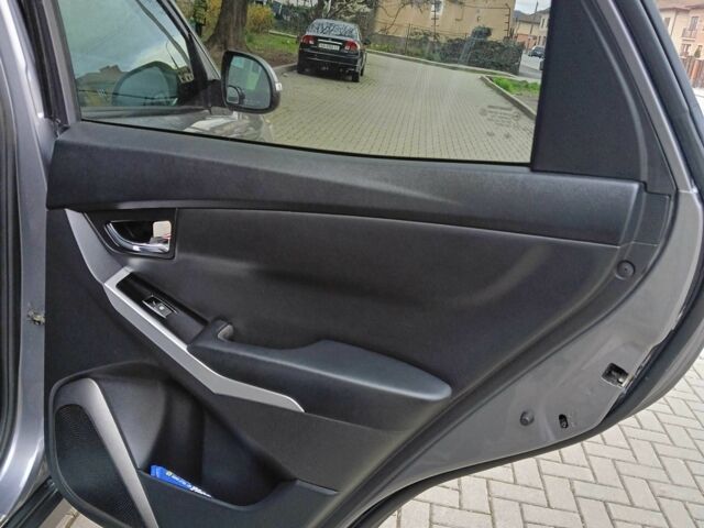 Серый Cанг Йонг Корандо, объемом двигателя 2 л и пробегом 58 тыс. км за 12500 $, фото 8 на Automoto.ua