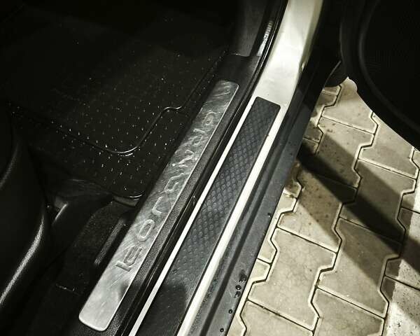 Серый Cанг Йонг Корандо, объемом двигателя 2 л и пробегом 149 тыс. км за 9300 $, фото 24 на Automoto.ua