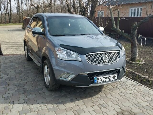 Сірий Cанг Йонг Korando, об'ємом двигуна 2 л та пробігом 145 тис. км за 9500 $, фото 2 на Automoto.ua