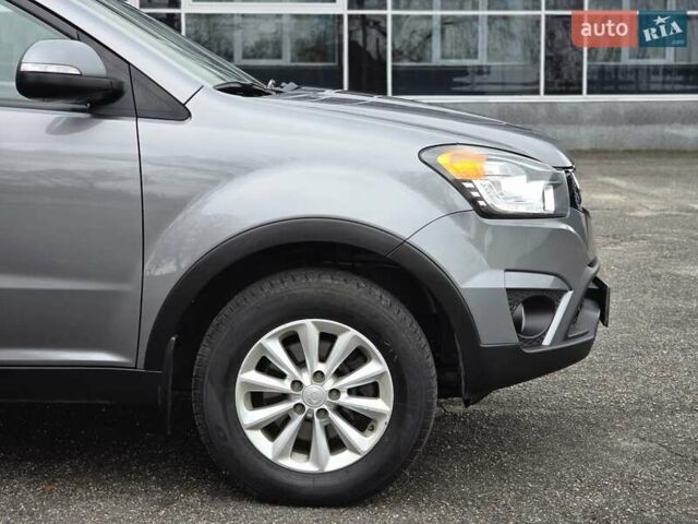 Серый Cанг Йонг Корандо, объемом двигателя 2 л и пробегом 99 тыс. км за 9500 $, фото 12 на Automoto.ua