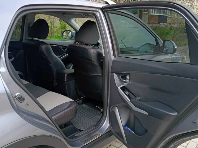 Серый Cанг Йонг Корандо, объемом двигателя 2 л и пробегом 58 тыс. км за 12500 $, фото 9 на Automoto.ua