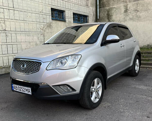Сірий Cанг Йонг Korando, об'ємом двигуна 2 л та пробігом 150 тис. км за 9300 $, фото 1 на Automoto.ua