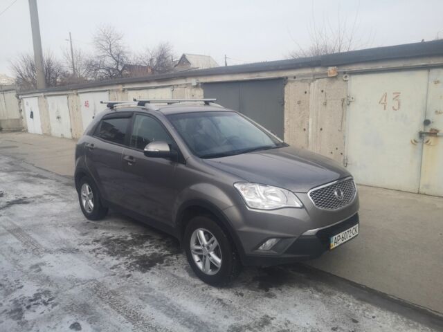 Сірий Cанг Йонг Korando, об'ємом двигуна 2 л та пробігом 161 тис. км за 8350 $, фото 1 на Automoto.ua