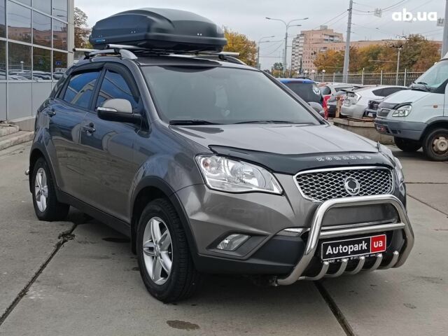 Сірий Cанг Йонг Korando, об'ємом двигуна 2 л та пробігом 130 тис. км за 10590 $, фото 2 на Automoto.ua