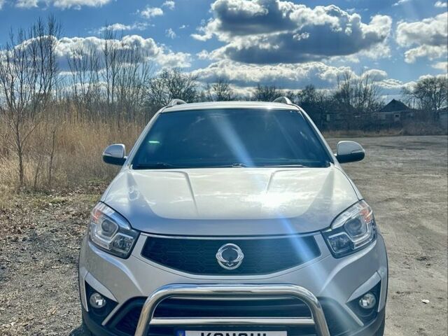 Серый Cанг Йонг Корандо, объемом двигателя 2 л и пробегом 125 тыс. км за 10000 $, фото 2 на Automoto.ua