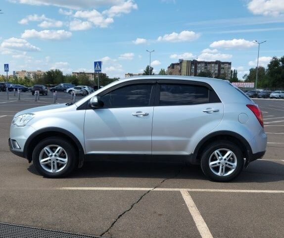 Серый Cанг Йонг Корандо, объемом двигателя 2 л и пробегом 146 тыс. км за 10000 $, фото 1 на Automoto.ua