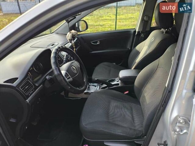 Серый Cанг Йонг Корандо, объемом двигателя 2 л и пробегом 143 тыс. км за 8900 $, фото 7 на Automoto.ua