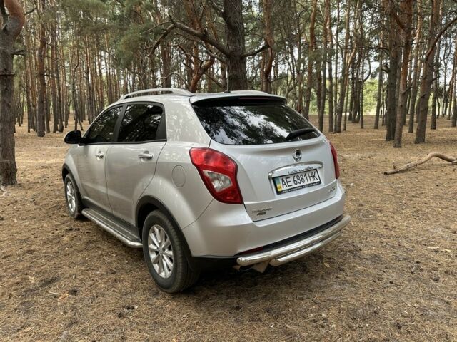 Серый Cанг Йонг Корандо, объемом двигателя 2 л и пробегом 125 тыс. км за 10000 $, фото 5 на Automoto.ua