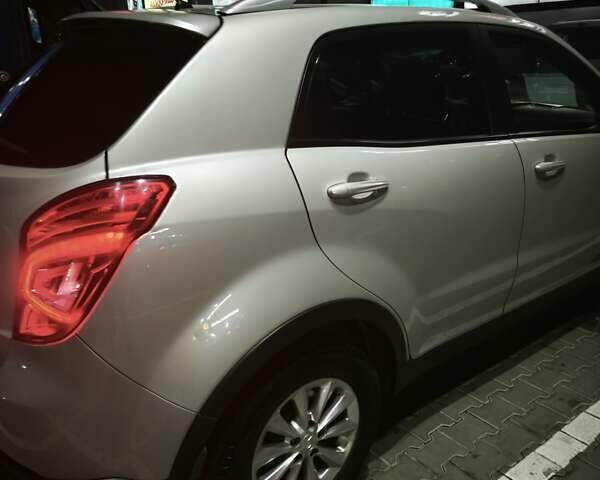 Серый Cанг Йонг Корандо, объемом двигателя 2 л и пробегом 149 тыс. км за 9300 $, фото 3 на Automoto.ua