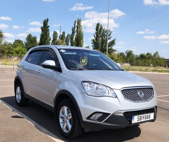 Серый Cанг Йонг Корандо, объемом двигателя 2 л и пробегом 146 тыс. км за 10000 $, фото 5 на Automoto.ua