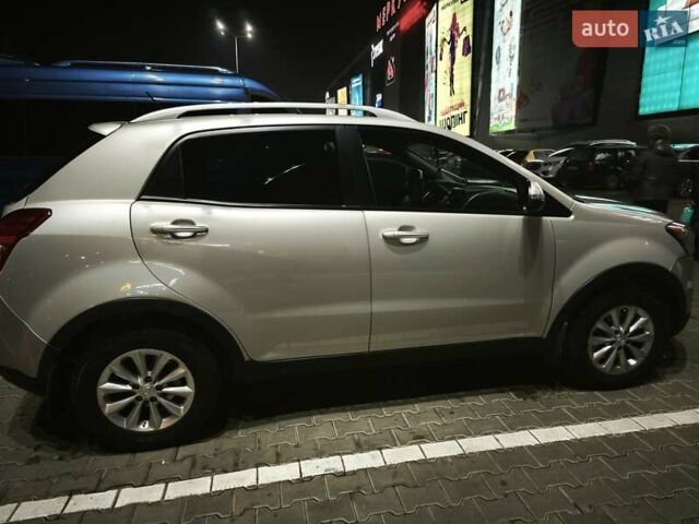 Серый Cанг Йонг Корандо, объемом двигателя 2 л и пробегом 149 тыс. км за 9300 $, фото 9 на Automoto.ua