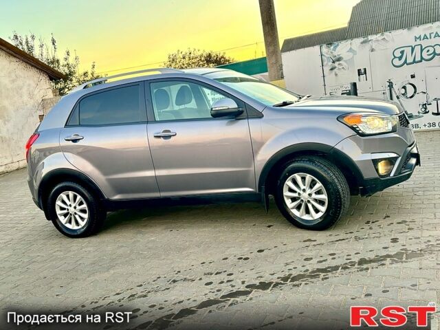 Сірий Cанг Йонг Korando, об'ємом двигуна 2 л та пробігом 130 тис. км за 9999 $, фото 2 на Automoto.ua