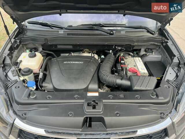 Серый Cанг Йонг Корандо, объемом двигателя 2 л и пробегом 80 тыс. км за 11999 $, фото 12 на Automoto.ua