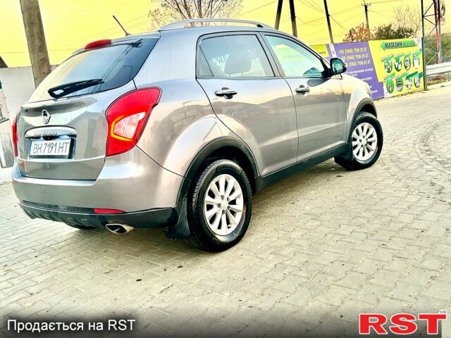 Сірий Cанг Йонг Korando, об'ємом двигуна 2 л та пробігом 130 тис. км за 9999 $, фото 3 на Automoto.ua