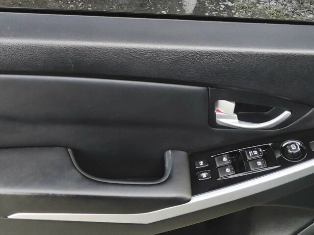 Сірий Cанг Йонг Korando, об'ємом двигуна 2 л та пробігом 150 тис. км за 9500 $, фото 14 на Automoto.ua