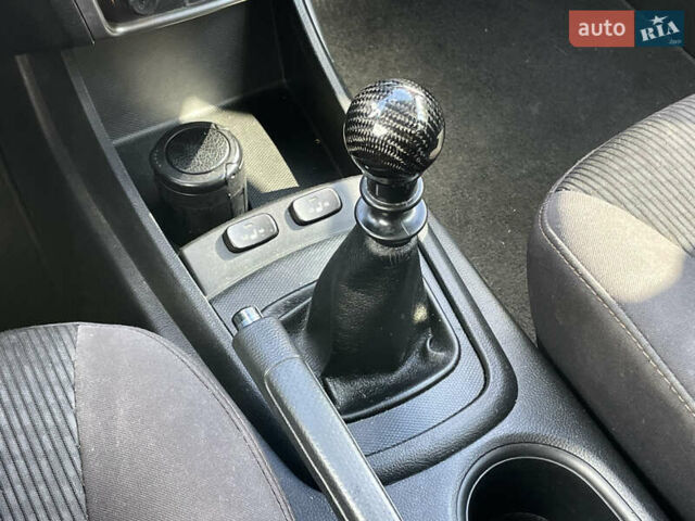 Сірий Cанг Йонг Korando, об'ємом двигуна 2 л та пробігом 194 тис. км за 10490 $, фото 20 на Automoto.ua