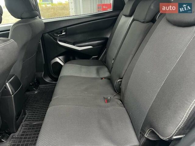 Серый Cанг Йонг Корандо, объемом двигателя 2 л и пробегом 181 тыс. км за 10200 $, фото 13 на Automoto.ua